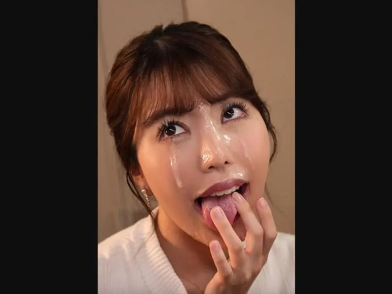 Nam sinh may mắn được cô giáo nứng lồn liếm cu